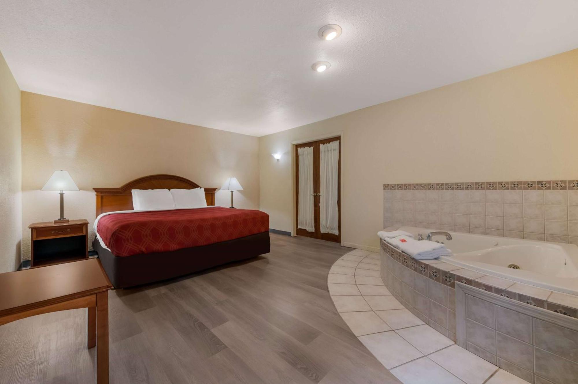 Hotel Baymont By Wyndham Iron Mountain Zewnętrze zdjęcie